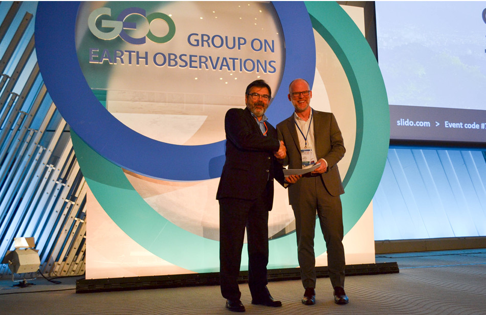 Gilberto Camara, GEO Secretariat Director with David Harper, Director General for Monitoring and Data Services, Environment and Climate Change Canada at GEO Week 2018